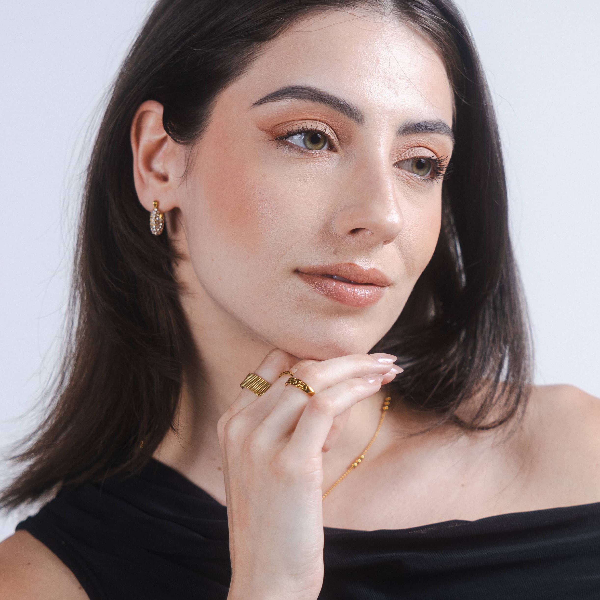 Dainty stacklable gold necklace and rings