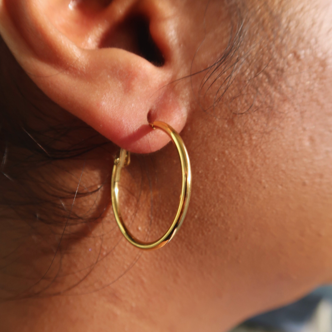 CLARA CLASSIC HOOPS