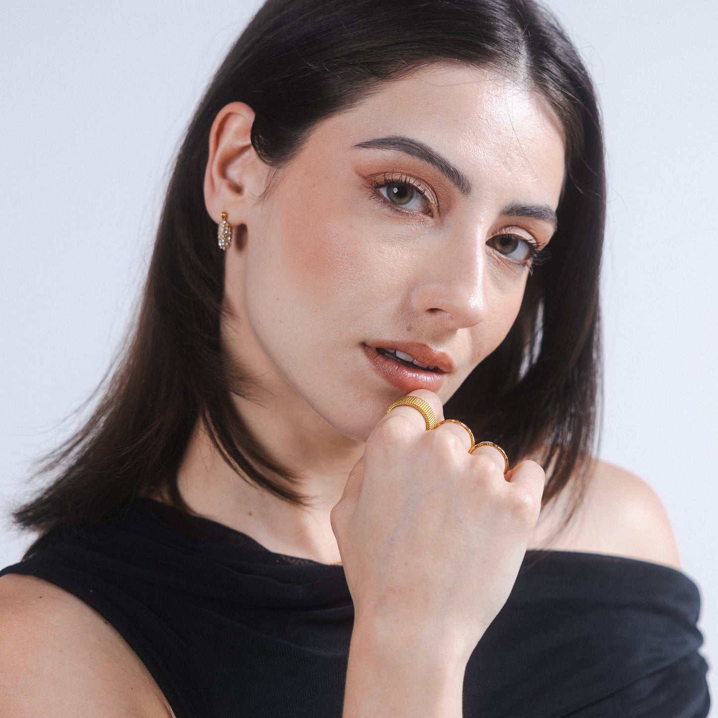 MIRA DAINTY ZIRCON HOOPS