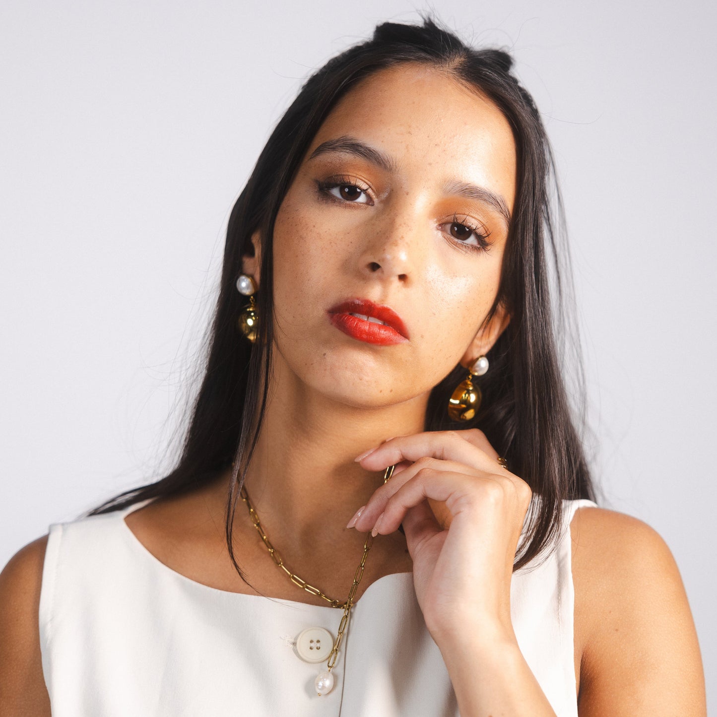 AVA FRESHWATER PEARL NECKLACE