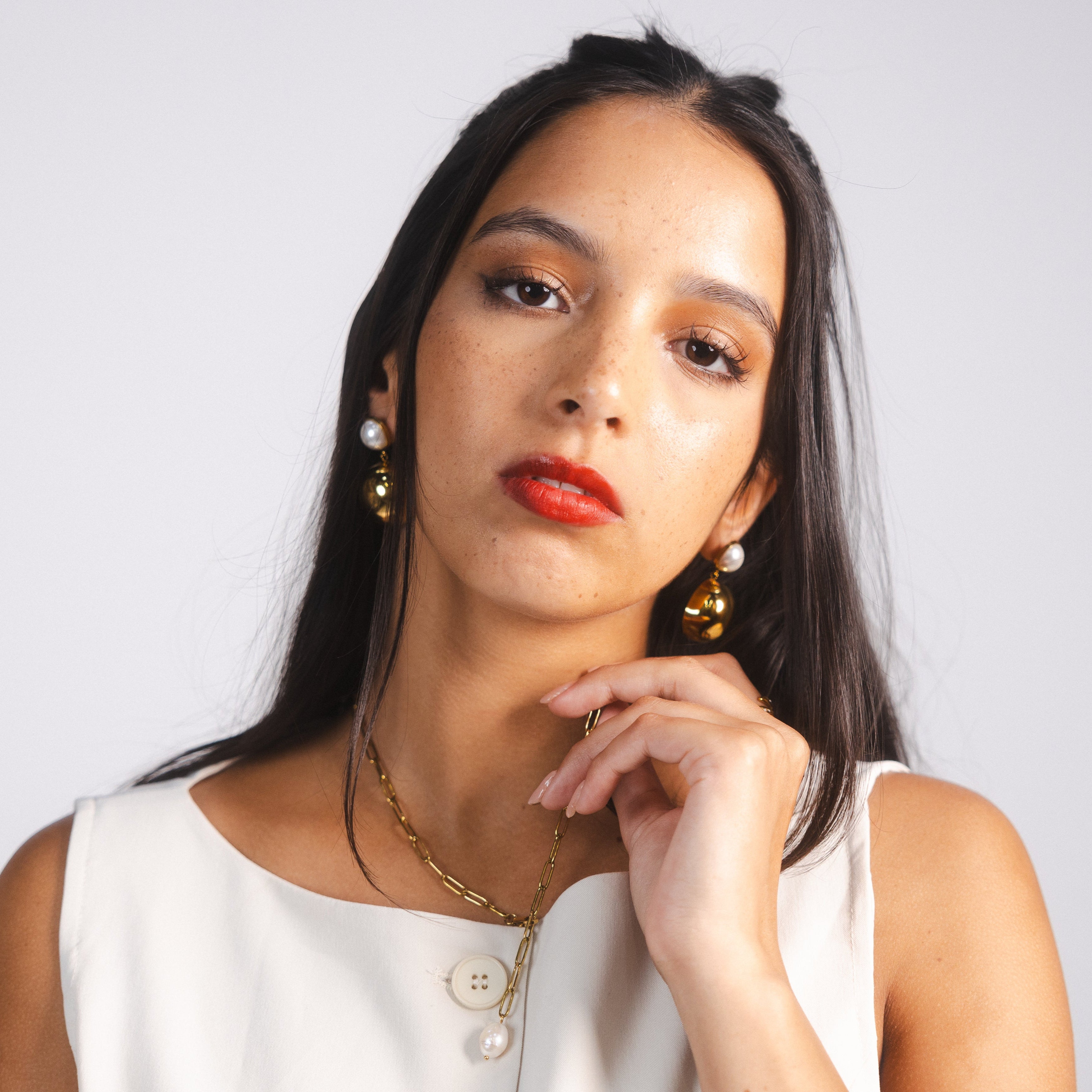 AVA FRESHWATER PEARL NECKLACE