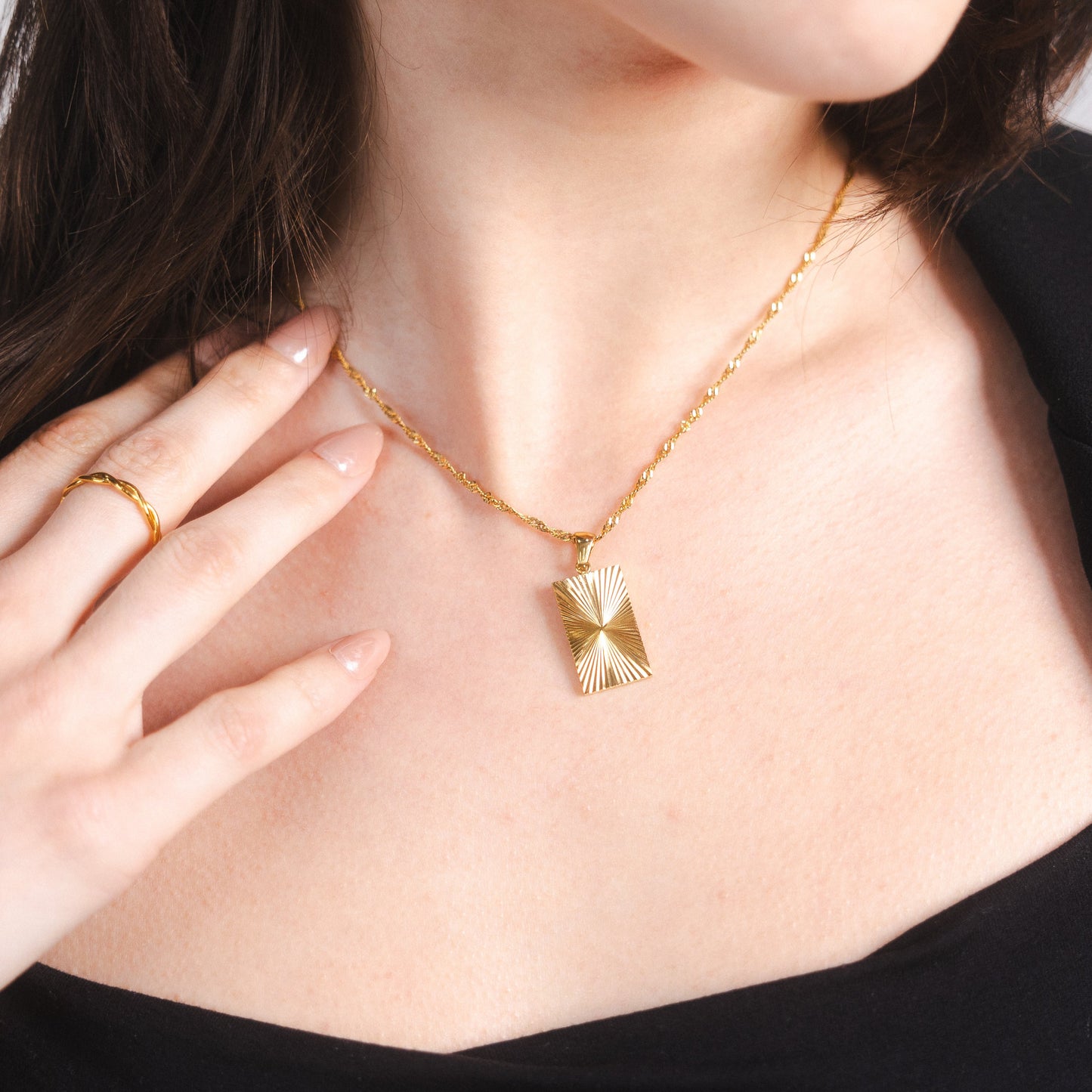 EVA SUN RAY NECKLACE